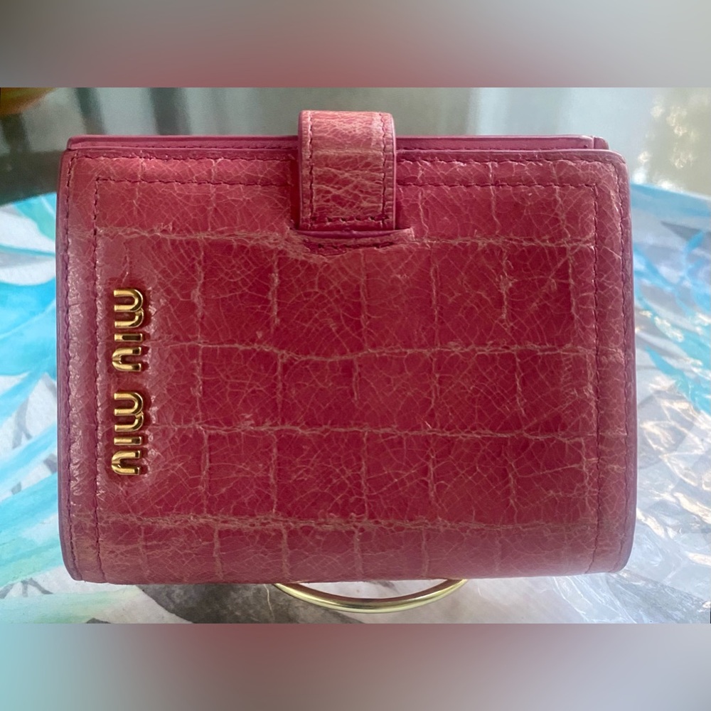 MIU MIU Pink Croc Trifold Wallet |